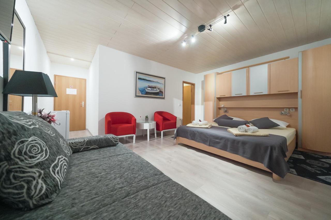 Lanterna Rooms Turanj Exterior foto