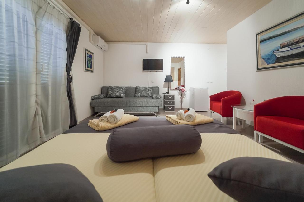 Lanterna Rooms Turanj Exterior foto